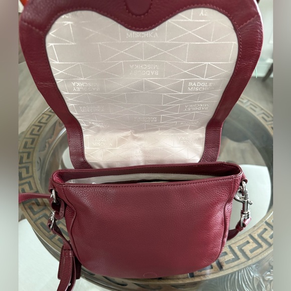 ♥️♥️BADGLEY MISCHKA CROC EMBOSSED LEATHER CROSSBODY BAG!♥️♥️ - Picture 9 of 10